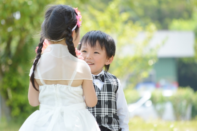 結婚式の子供（女の子）の服装マナーと、実際に子供たちが結婚式で着ていた服をチェック！